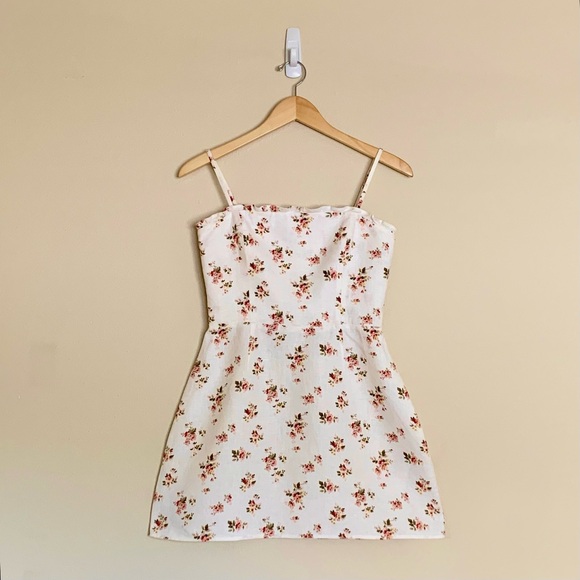 Reformation | Ava Ruffle Linen Mini Dress - Picture 2 of 15